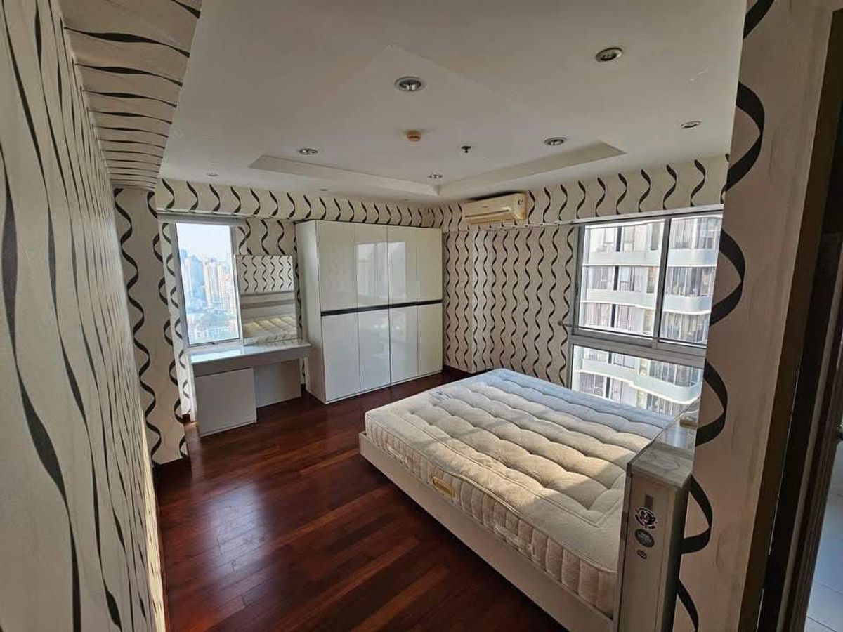 ให้เช่าคอนโดพระราม 9 เพชรบุรีตัดใหม่ RCA : ให้เช่าคอนโด My Resort Bangkok ห้องสวย ชั้นสูง เฟอร์ครบ พร้อมเข้าอยู่ใกล้MRTเพชรบุรี และ Airportlinkมักกะสัน สนใจทักได้เลยค่า