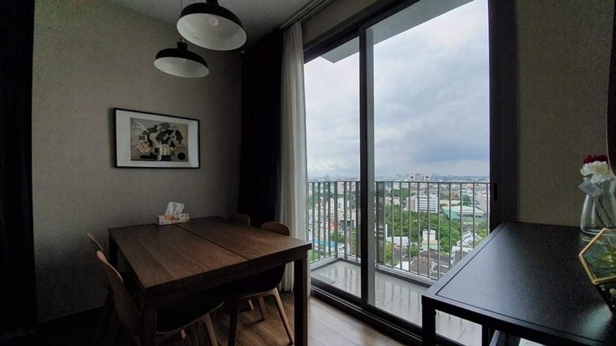 For RentCondoSukhumvit, Asoke, Thonglor : CEIL BY SANSIRI condo, convenient to travel near Fah BTS, has a full furniture shuttle. Ready to stay immediately  