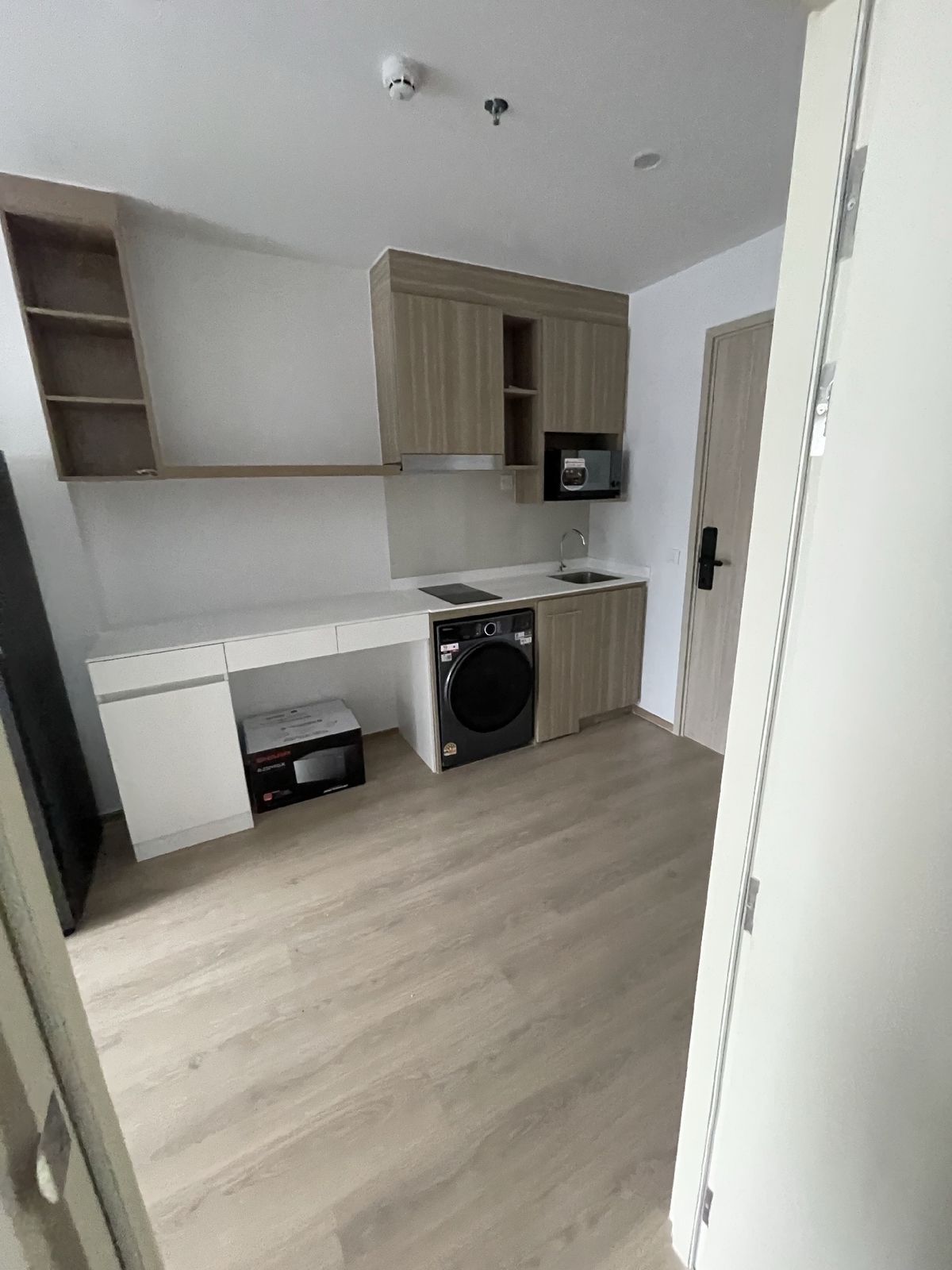 ให้เช่าคอนโดคลองเตย กล้วยน้ำไท : ให้เช่า 📍 Life Rama 4 - Asoke 📍 ใกล้ MRT ศูนย์สิริกิติ์ เฟอร์นิเจอร์ และ เครื่องใช้ไฟฟ้าครบ 