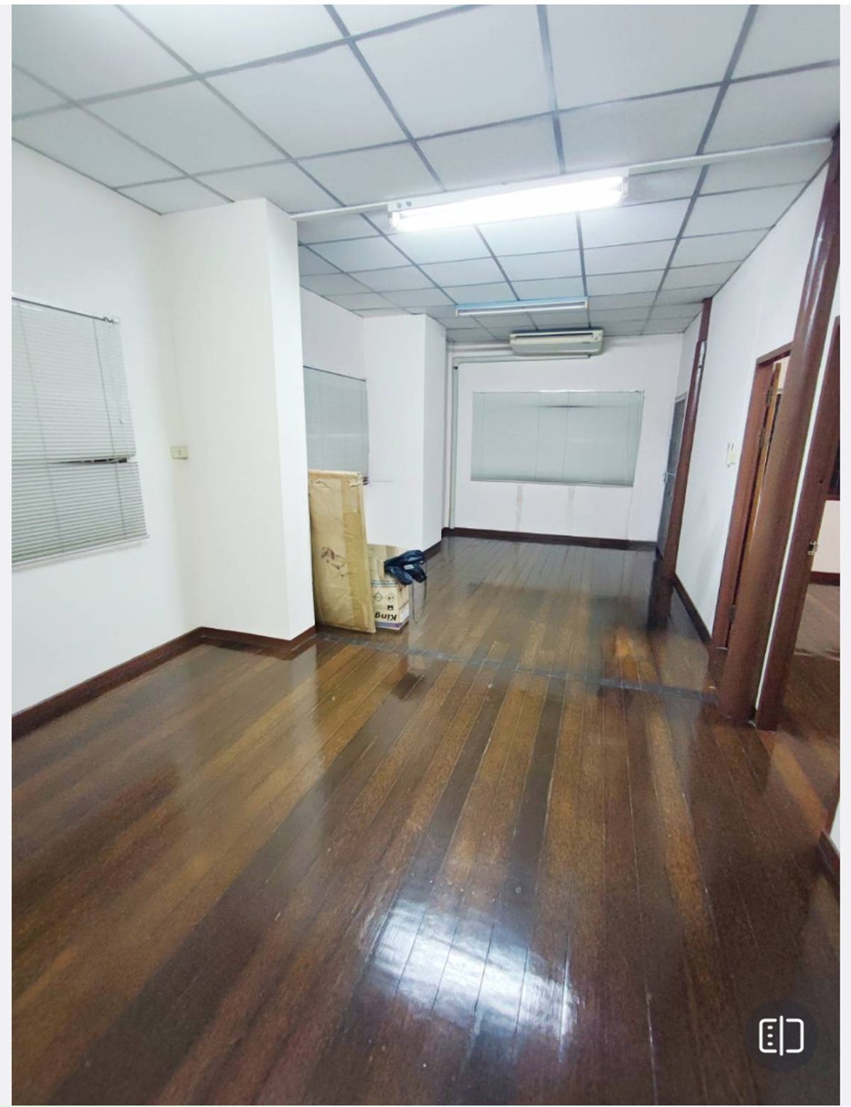 For SaleOfficeChaengwatana, Muangthong : House for sale at Soi Prachachuen Non 2, can enter 2 via 90 sq.m., good location, Themall and opposite the graduate business.
