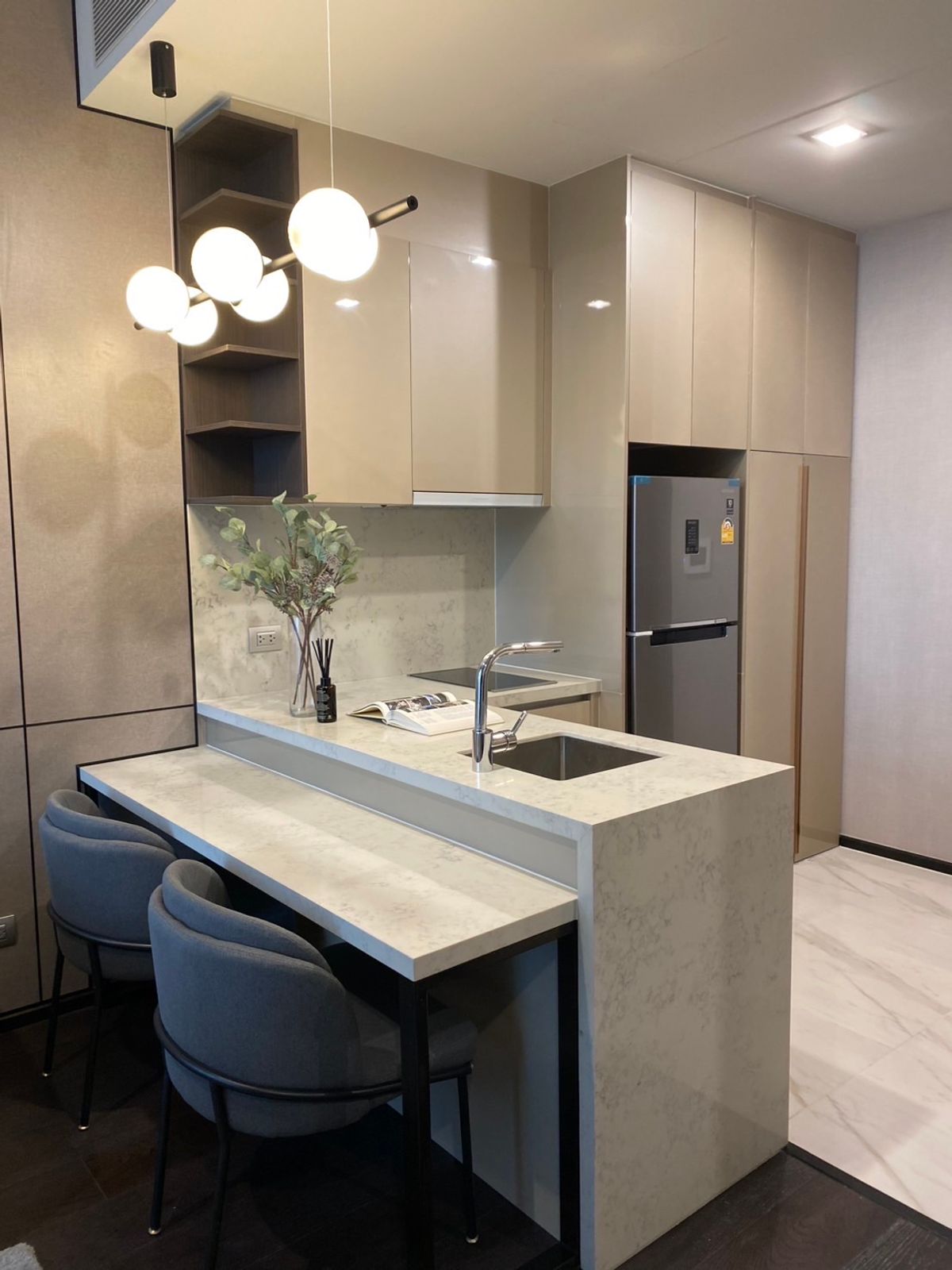 For RentCondoSukhumvit, Asoke, Thonglor : 📢👇Only minor damage , has been structurally inspected by an engineer and result shows that it is safe, only few steps to BTS, surrounding with many popular restaurants and coffee shops , unblocked view, big balcony, fully furnished, ready to move in