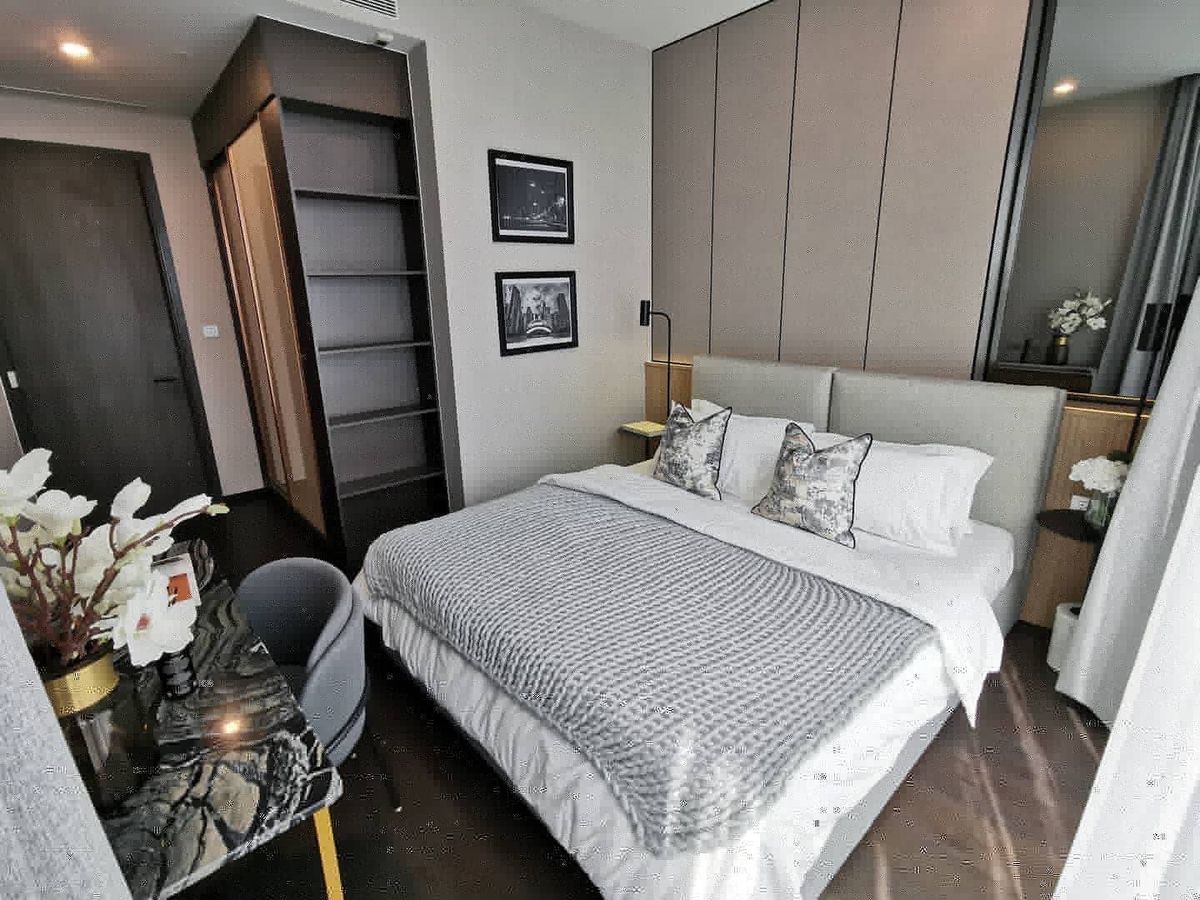 For RentCondoSukhumvit, Asoke, Thonglor : 📢👇Only minor damage , has been structurally inspected by an engineer and result shows that it is safe, only few steps to BTS, surrounding with many popular restaurants and coffee shops , unblocked view, big balcony, fully furnished, ready to move in