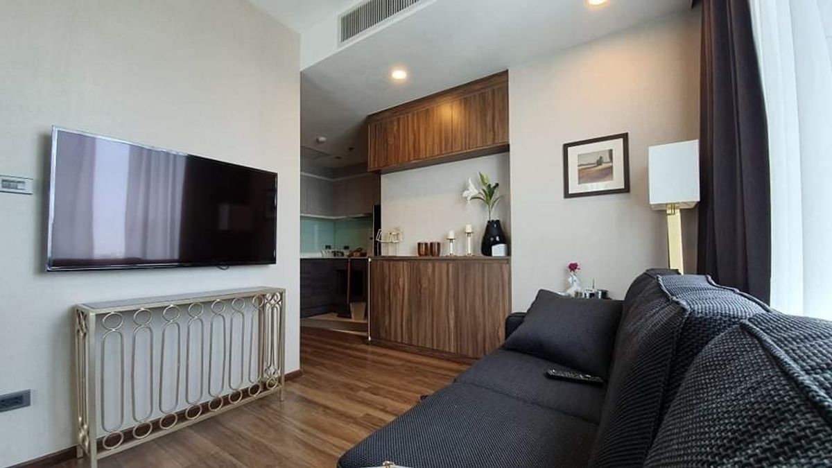 For RentCondoSukhumvit, Asoke, Thonglor : CEIL BY SANSIRI condo, convenient to travel near Fah BTS, has a full furniture shuttle. Ready to stay immediately  