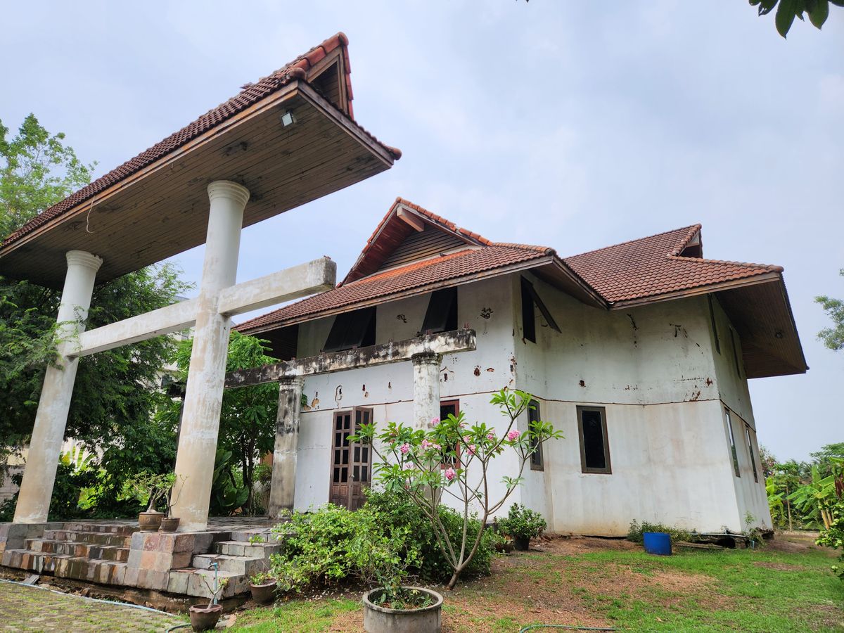 ขายที่ดินปทุมธานี รังสิต ธรรมศาสตร์ : ขายที่ดินพร้อมบ้าน วิวสนามกอล์ฟ ใจกลางเมืองเอก ใกล้รถไฟฟ้าสายสีแดง