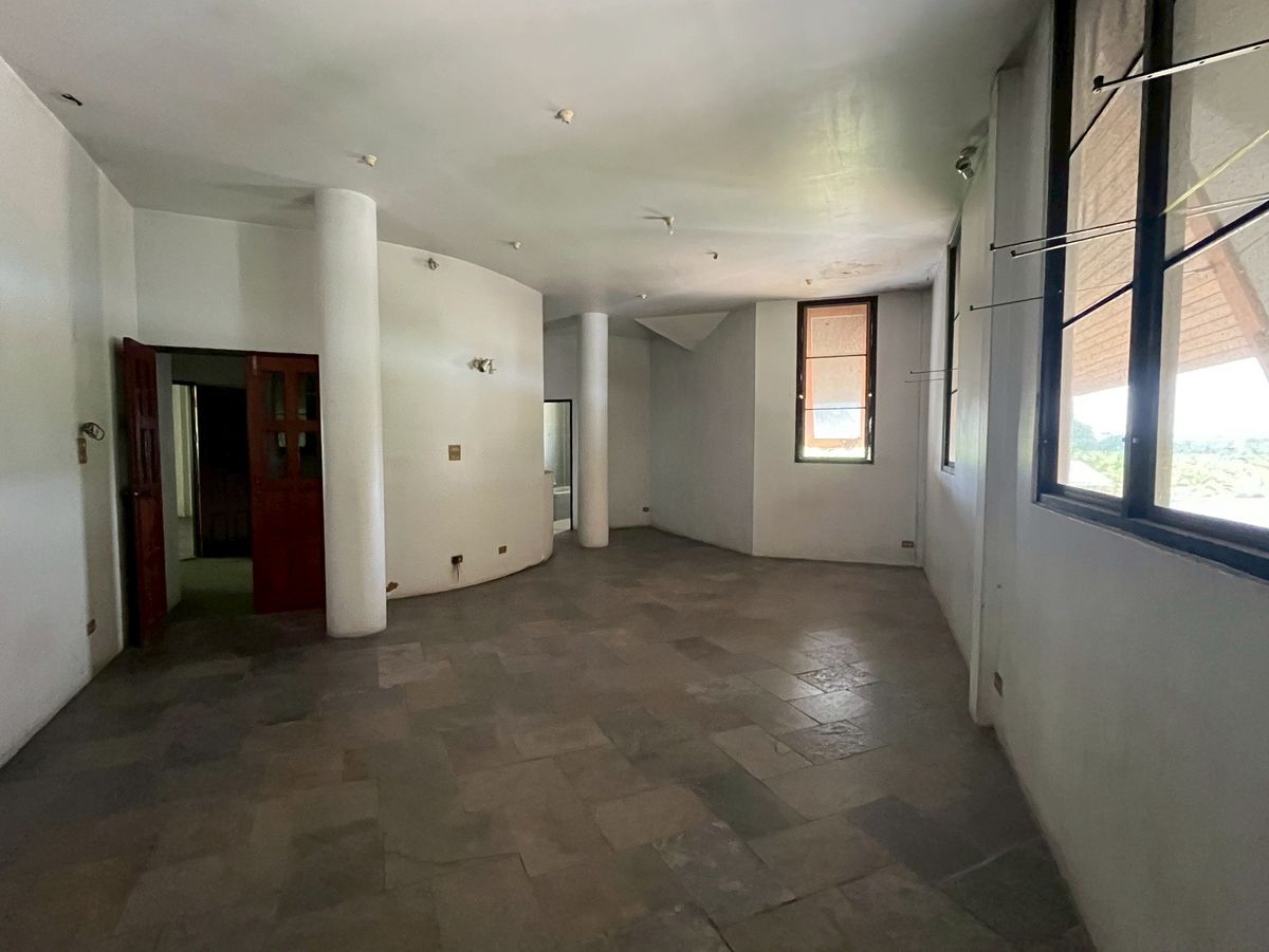 ขายที่ดินปทุมธานี รังสิต ธรรมศาสตร์ : ขายที่ดินพร้อมบ้าน วิวสนามกอล์ฟ ใจกลางเมืองเอก ใกล้รถไฟฟ้าสายสีแดง