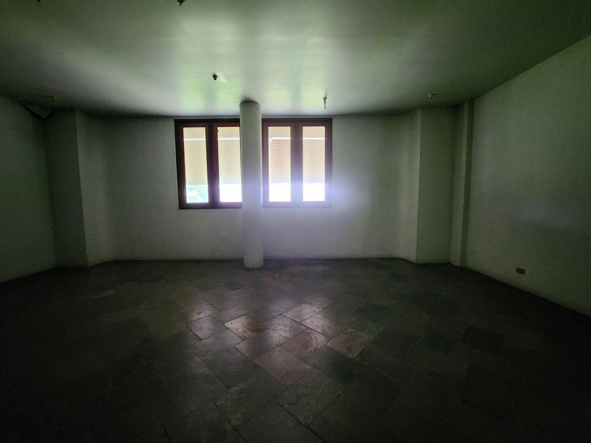 ขายที่ดินปทุมธานี รังสิต ธรรมศาสตร์ : ขายที่ดินพร้อมบ้าน วิวสนามกอล์ฟ ใจกลางเมืองเอก ใกล้รถไฟฟ้าสายสีแดง