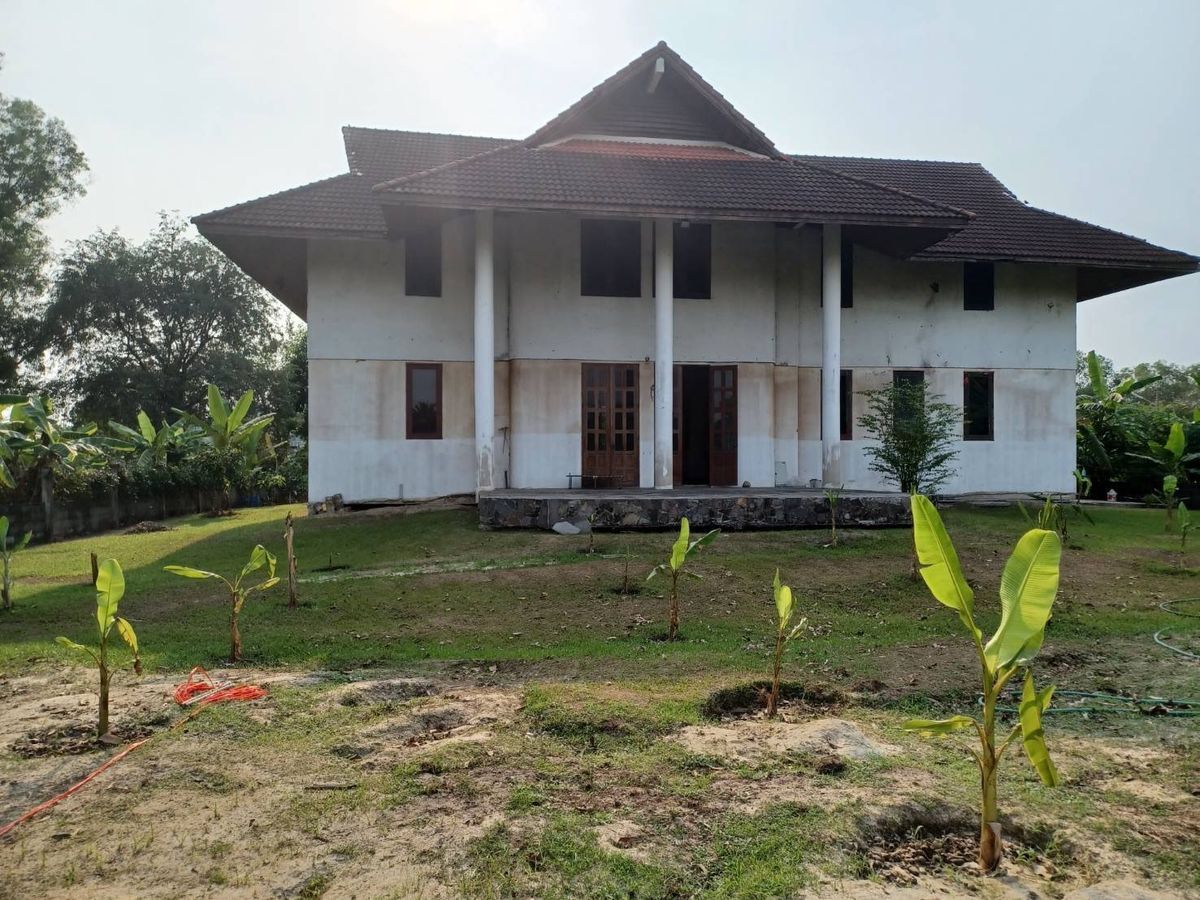 ขายที่ดินปทุมธานี รังสิต ธรรมศาสตร์ : ขายที่ดินพร้อมบ้าน วิวสนามกอล์ฟ ใจกลางเมืองเอก ใกล้รถไฟฟ้าสายสีแดง