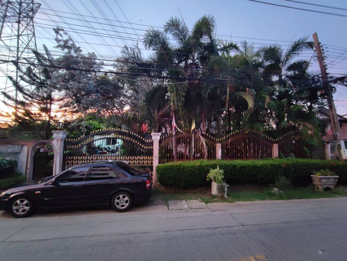 ขายสำนักงานแจ้งวัฒนะ เมืองทอง : ขายบ้านเดี่ยวซอยประชาชื่นนนท์2 เข้าได้2ทาง หลังมุม 90 ตรว. ทำเลดีใก้ล Themall และ ตรงข้าม ธุรกิจบัณฑิต