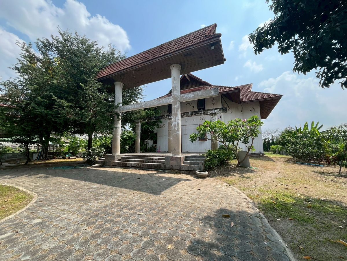 ขายที่ดินปทุมธานี รังสิต ธรรมศาสตร์ : ขายที่ดินพร้อมบ้าน วิวสนามกอล์ฟ ใจกลางเมืองเอก ใกล้รถไฟฟ้าสายสีแดง