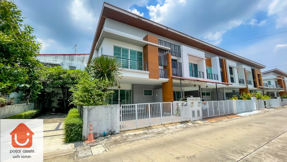 ขายทาวน์โฮมมีนบุรี-ร่มเกล้า : ขายบ้านทาวน์โฮม 2 ชั้น หลังริม เนอวานา คลัสเตอร์ รามคำแหง ทำเลติดถนนใหญ่ ใกล้วงแหวนกาญจนาภิเษก ราคาดีต่อรองได้!