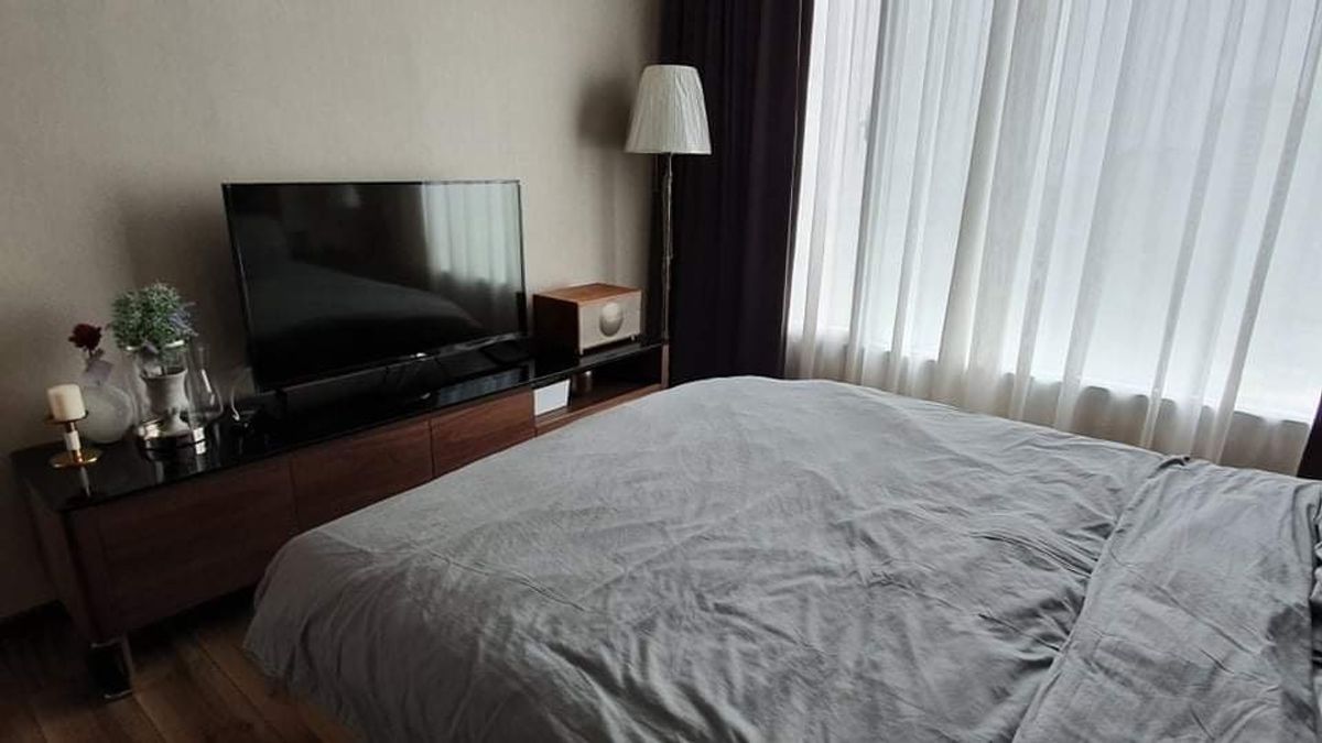 For RentCondoSukhumvit, Asoke, Thonglor : CEIL BY SANSIRI condo, convenient to travel near Fah BTS, has a full furniture shuttle. Ready to stay immediately  