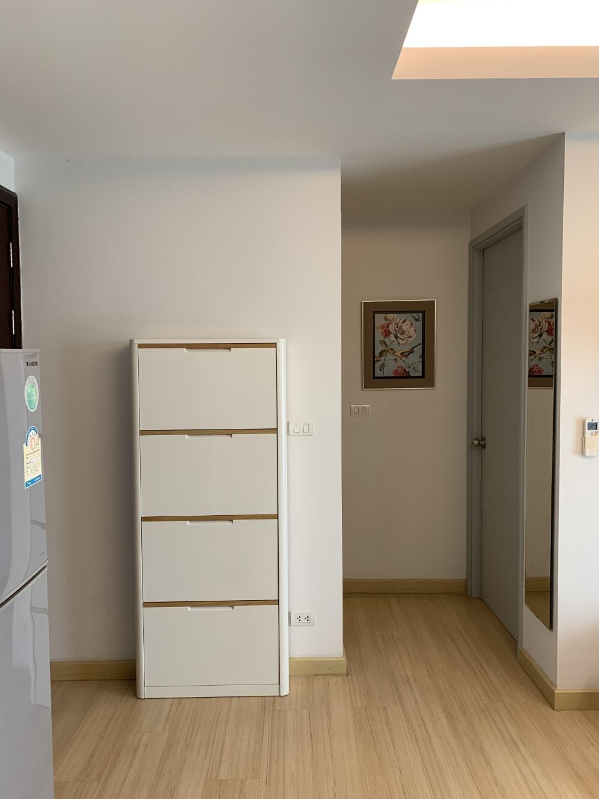 ให้เช่าคอนโดพระราม 9 เพชรบุรีตัดใหม่ RCA : ให้เช่า 📍 Thru Thonglor 📍 เฟอร์นิเจอร์ และ เครื่องใช้ไฟฟ้าครบ ใกล้ BTS ทองหล่อ