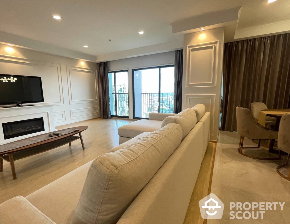 For SaleCondoSukhumvit, Asoke, Thonglor : 3-BR Condo at Noble Remix near BTS Thong Lor