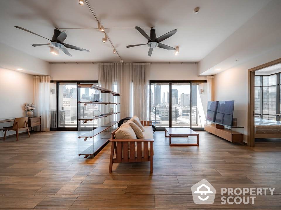 For RentCondoSukhumvit, Asoke, Thonglor : 4-BR Condo at The Lofts Asoke near MRT Phetchaburi