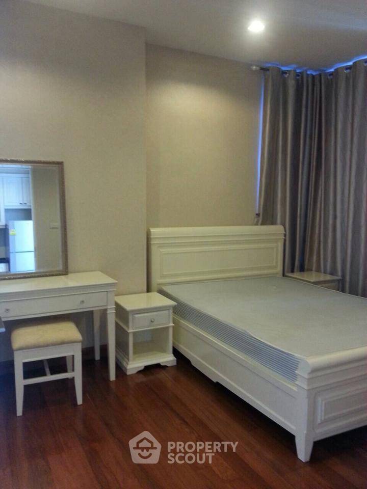 ขายคอนโดสาทร นราธิวาส : คอนโด 1-ห้องนอน ที่ ไอวี่สาทร 10 ใกล้ BTS เซนต์หลุยส์
