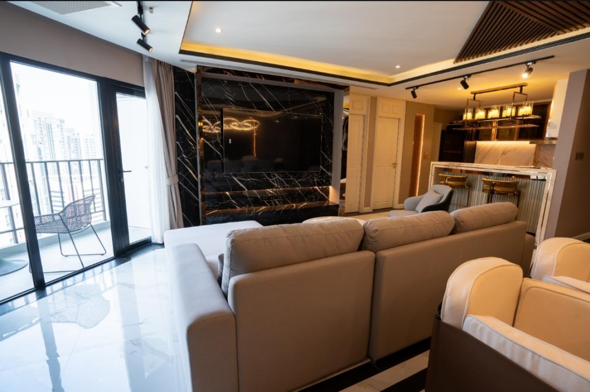 For SaleCondoRama9, Petchburi, RCA : Top-notch 3-bedroom Belle Grand Rama 9 in the heart of the cityClose to BTS/MRT Rama 9 with complete amenities!