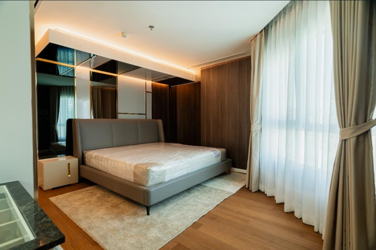 For SaleCondoRama9, Petchburi, RCA : Top-notch 3-bedroom Belle Grand Rama 9 in the heart of the cityClose to BTS/MRT Rama 9 with complete amenities!