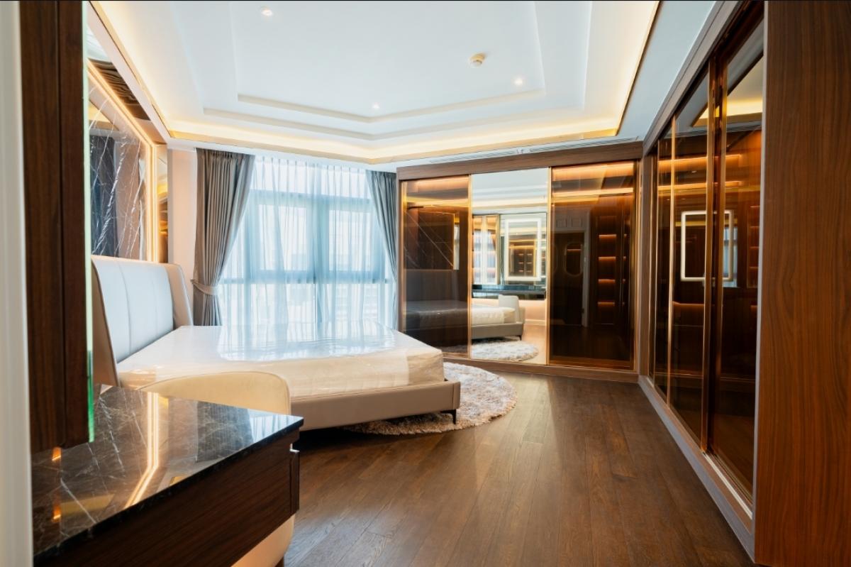 For SaleCondoRama9, Petchburi, RCA : Top-notch 3-bedroom Belle Grand Rama 9 in the heart of the cityClose to BTS/MRT Rama 9 with complete amenities!
