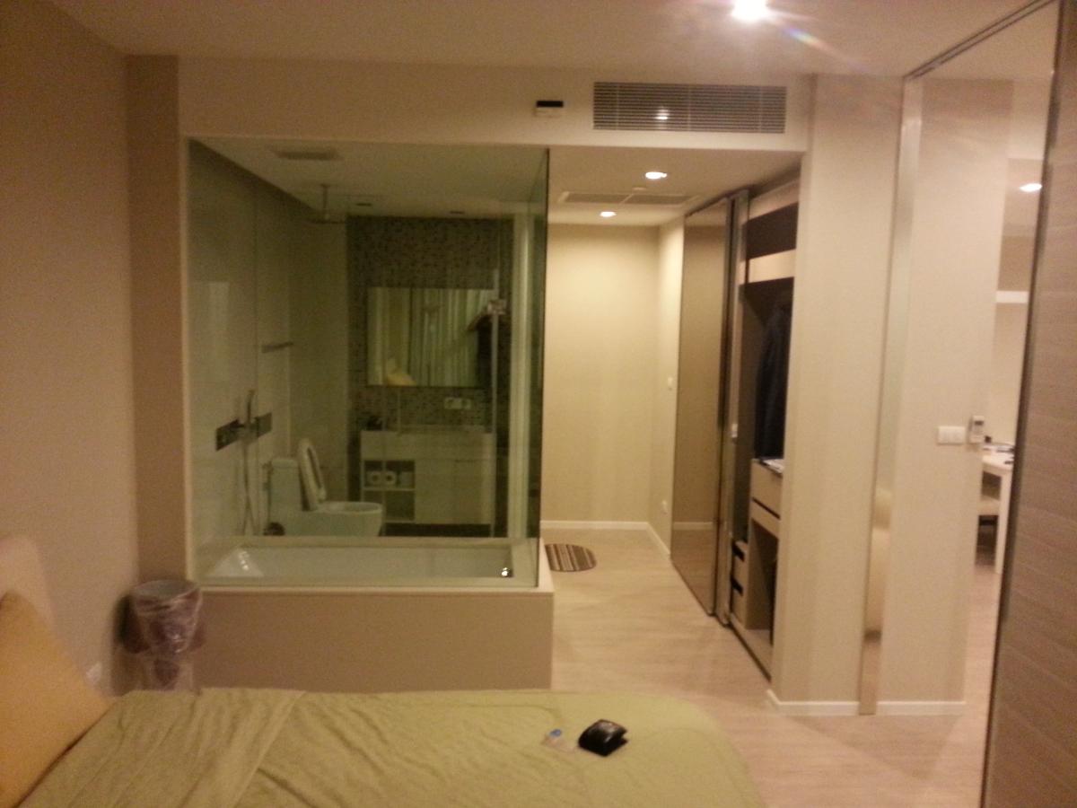 For SaleCondoSukhumvit, Asoke, Thonglor : 28/02/2026, 🔥 The Room Sukhumvit 21 - 1 Bed, 52 sqm. In the heart of AsokeFor sale 6.89 million THB. Comes with complete facilities! Near BTS/MRT Terminal 21