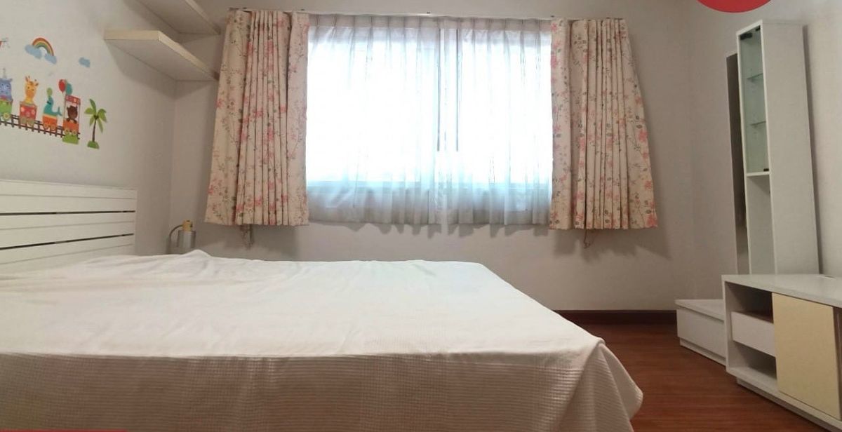 ขายคอนโดพัฒนาการ ศรีนครินทร์ : 1 ห้องนอนใหญ่  