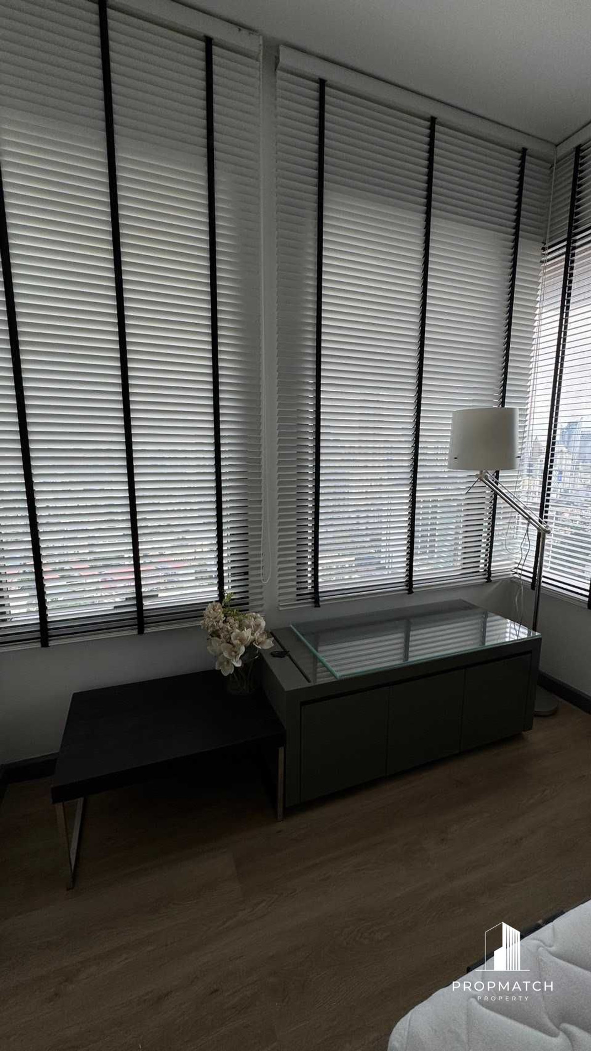 For SaleCondoRatchathewi,Phayathai : The best deal condo for sale in Pet Friendly M Phayathai (1 Bedroom 1 Bathroom) near the monument train.