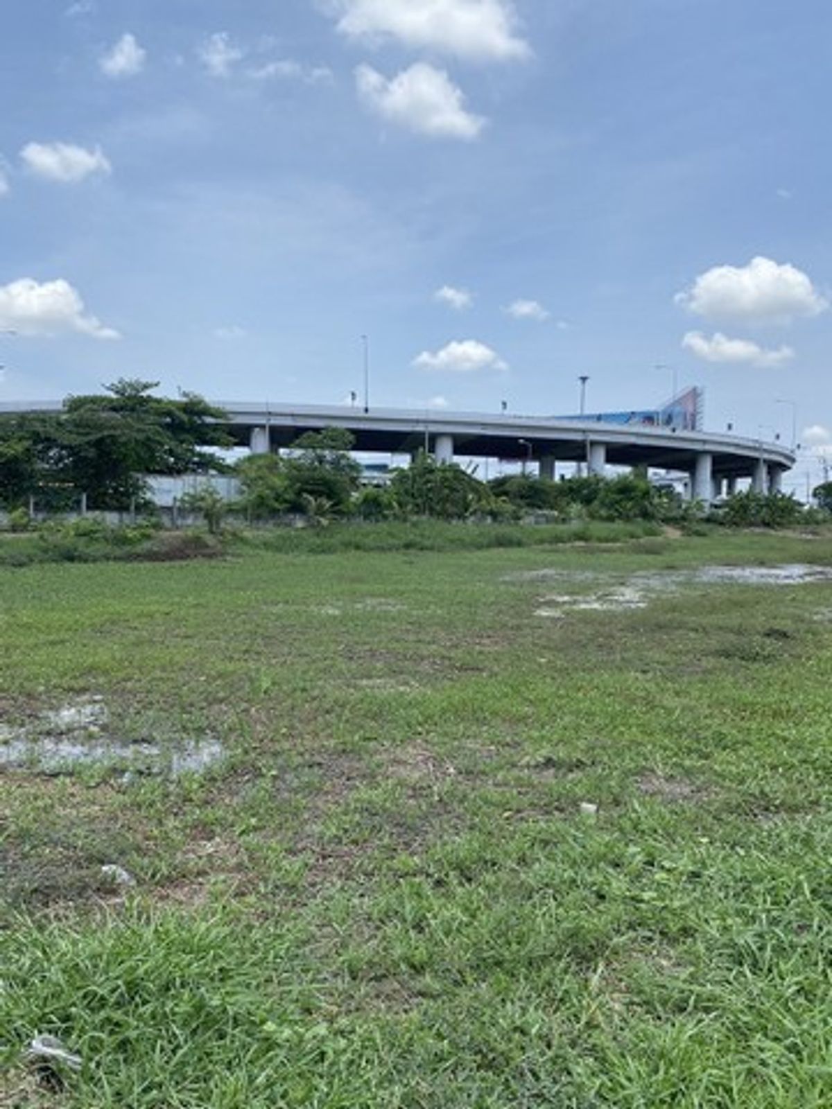 ขายที่ดินลาดกระบัง สุวรรณภูมิ : HR2432ขายที่ดิน 25 ไร่เศษ ย่านลาดกระบัง ใกล้สถานีขนส่งสินค้าร่มเกล้า เหมาะทำคลังสินค้า เดินทางสะดวก