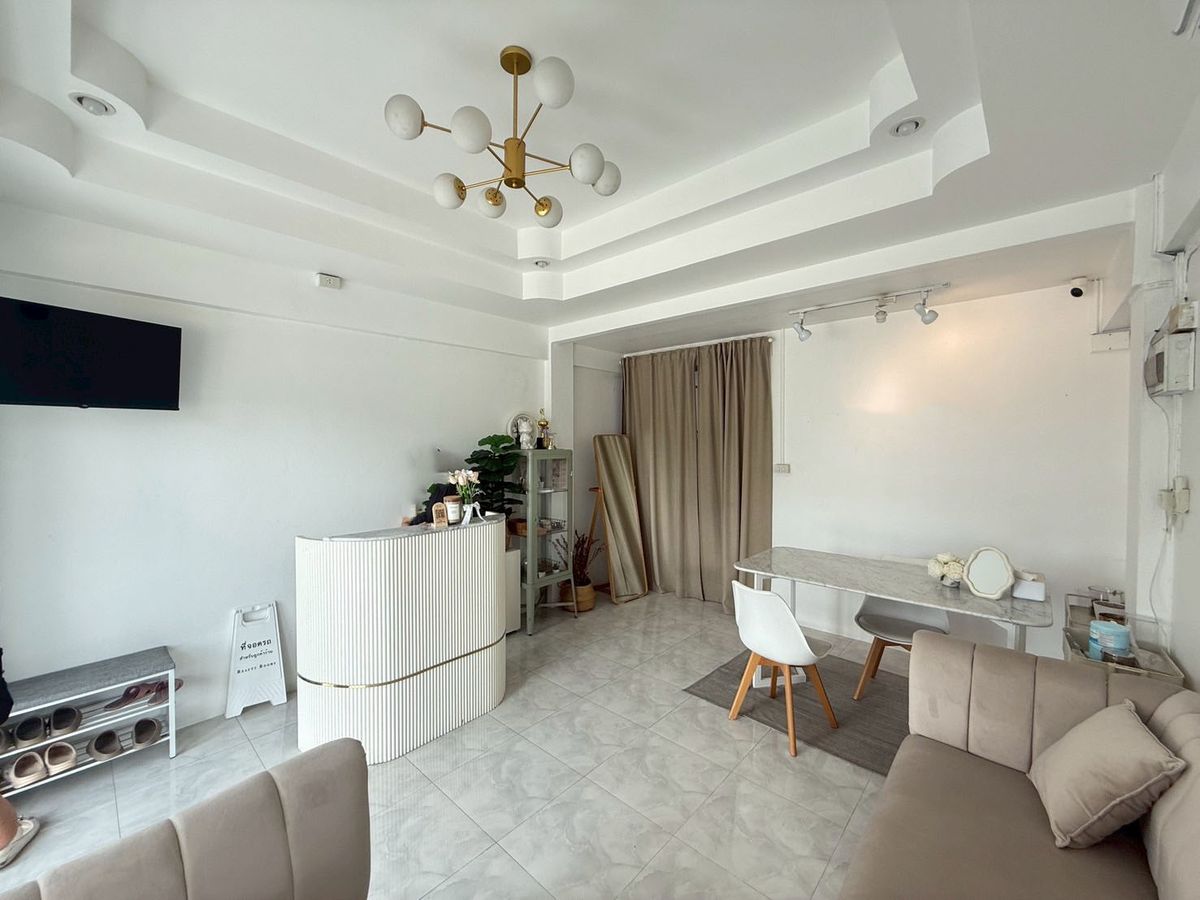 ขายอาคารพาณิชย์พัทยา บางแสน ชลบุรี สัตหีบ : 🏡 ขายทาวโฮม 3 ชั้นครึ่ง ทำเลดี๊ดี! ถนนข้าวหลาม บางแสน✨