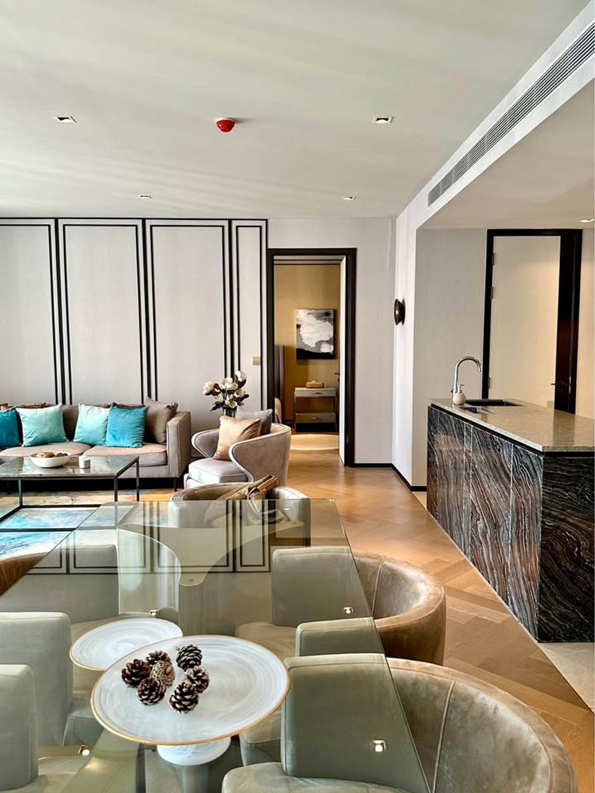 ให้เช่าคอนโดสุขุมวิท อโศก ทองหล่อ : Rental Luxury Penthouse Low Rise in Thonglor