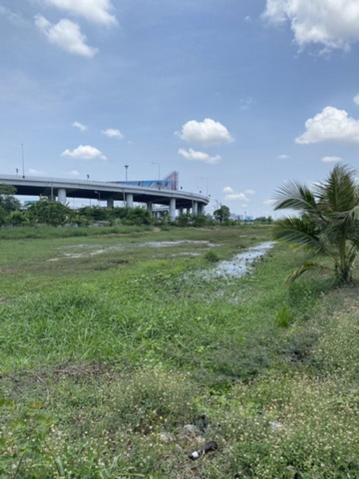 ขายที่ดินลาดกระบัง สุวรรณภูมิ : HR2432ขายที่ดิน 25 ไร่เศษ ย่านลาดกระบัง ใกล้สถานีขนส่งสินค้าร่มเกล้า เหมาะทำคลังสินค้า เดินทางสะดวก