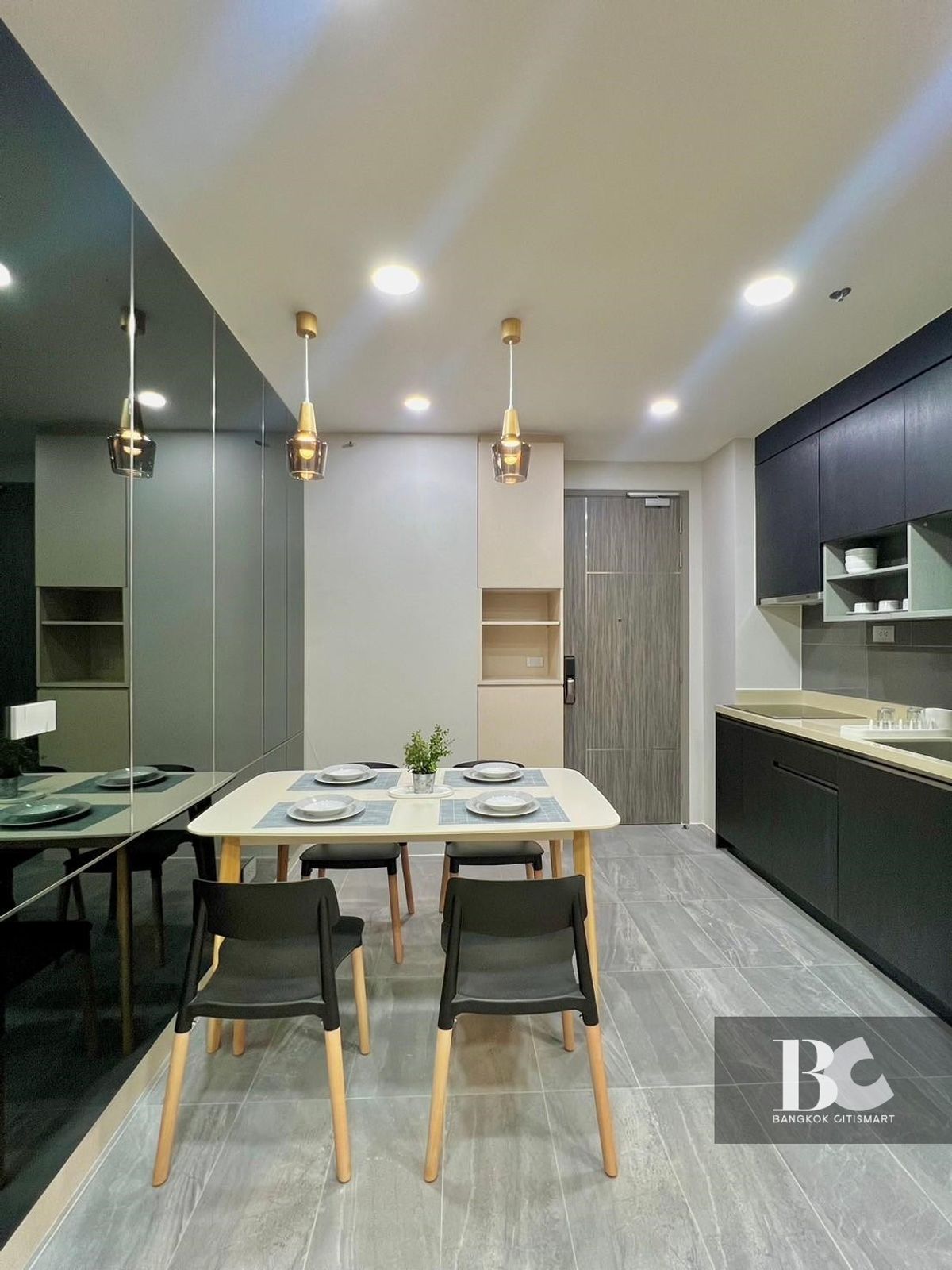 ขายคอนโดสุขุมวิท อโศก ทองหล่อ : โครงการLow Rise ใกล้ มศว. 💥 2 bed 60 ตร.ม ห้องแต่งแล้ว : Q Prasarnmit : Aum 065-512-1395