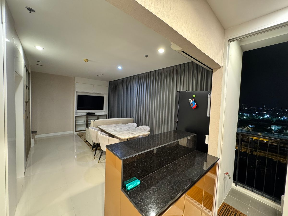 คอนโดอ่อนนุช อุดมสุข : ขาย / ให้เช่า คอนโดเดอะสกาย สุขุมวิท แบบ Duplex 2 ชั้น Fully Furnished พร้อมเข้าอยู่ 1 ห้องนอน 2 ห้องน้ำ