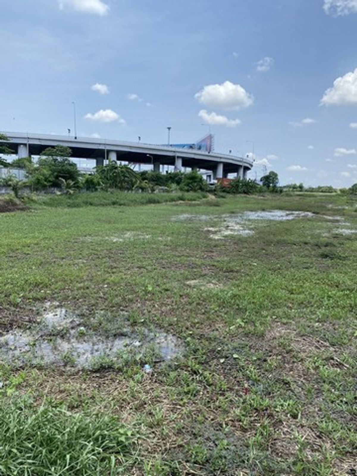 ขายที่ดินลาดกระบัง สุวรรณภูมิ : HR2432ขายที่ดิน 25 ไร่เศษ ย่านลาดกระบัง ใกล้สถานีขนส่งสินค้าร่มเกล้า เหมาะทำคลังสินค้า เดินทางสะดวก