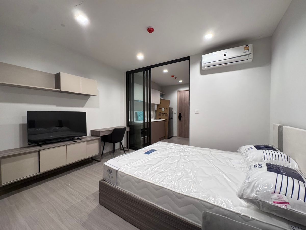 For RentCondoThaphra, Talat Phlu, Wutthakat : Free for rent, Life Sathorn Sierra, high level, New Room!