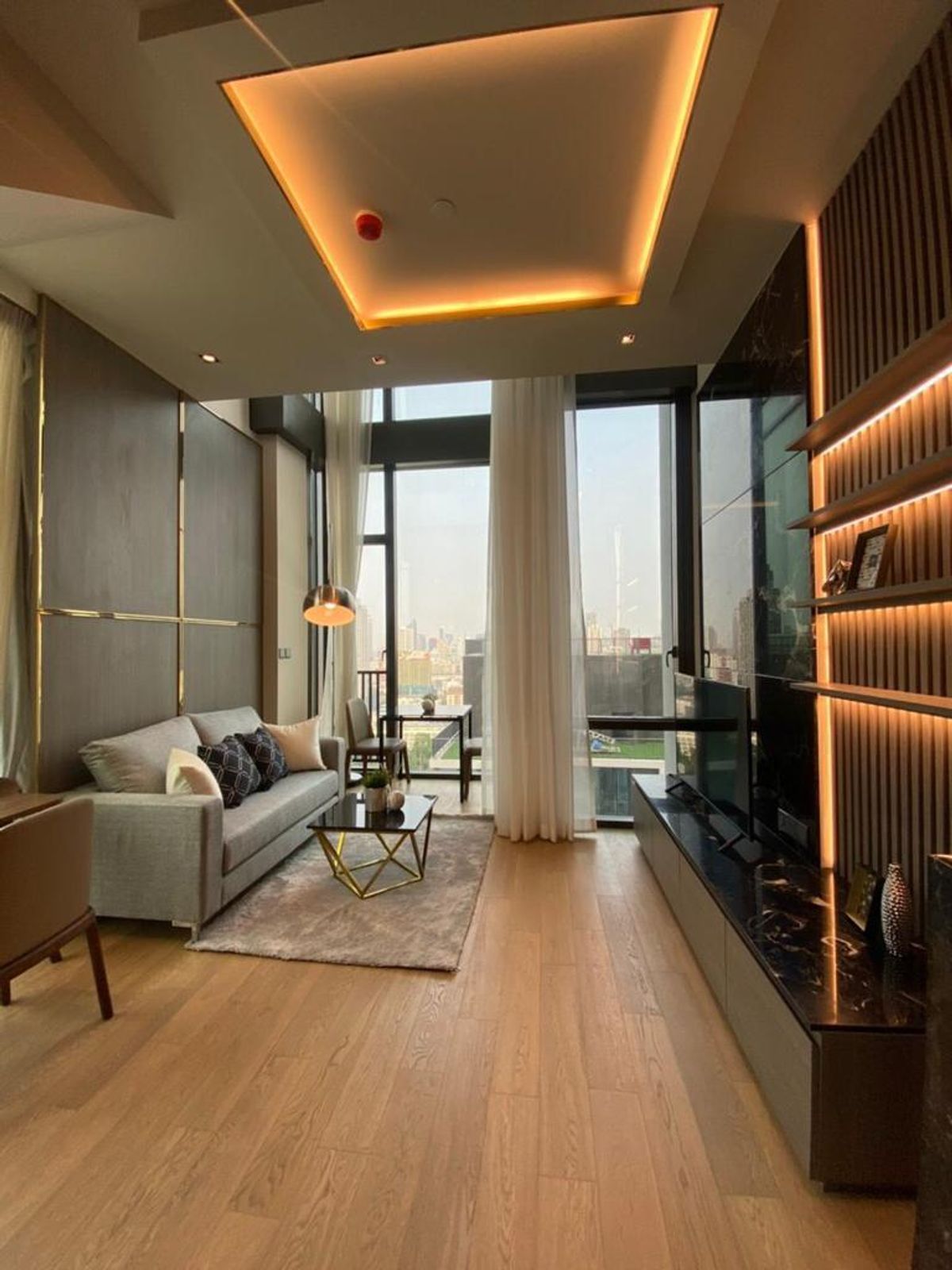 For RentCondoWitthayu, Chidlom, Langsuan, Ploenchit : Verified Safety | Fully Repaired | Premium Duplex Condo Living Post-Quake for Rent | 28 Chidlom🛡️ 