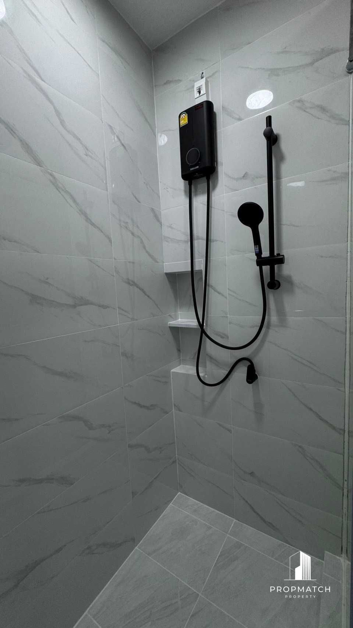 For SaleCondoRatchathewi,Phayathai : The best deal condo for sale in Pet Friendly M Phayathai (1 Bedroom 1 Bathroom) near the monument train.