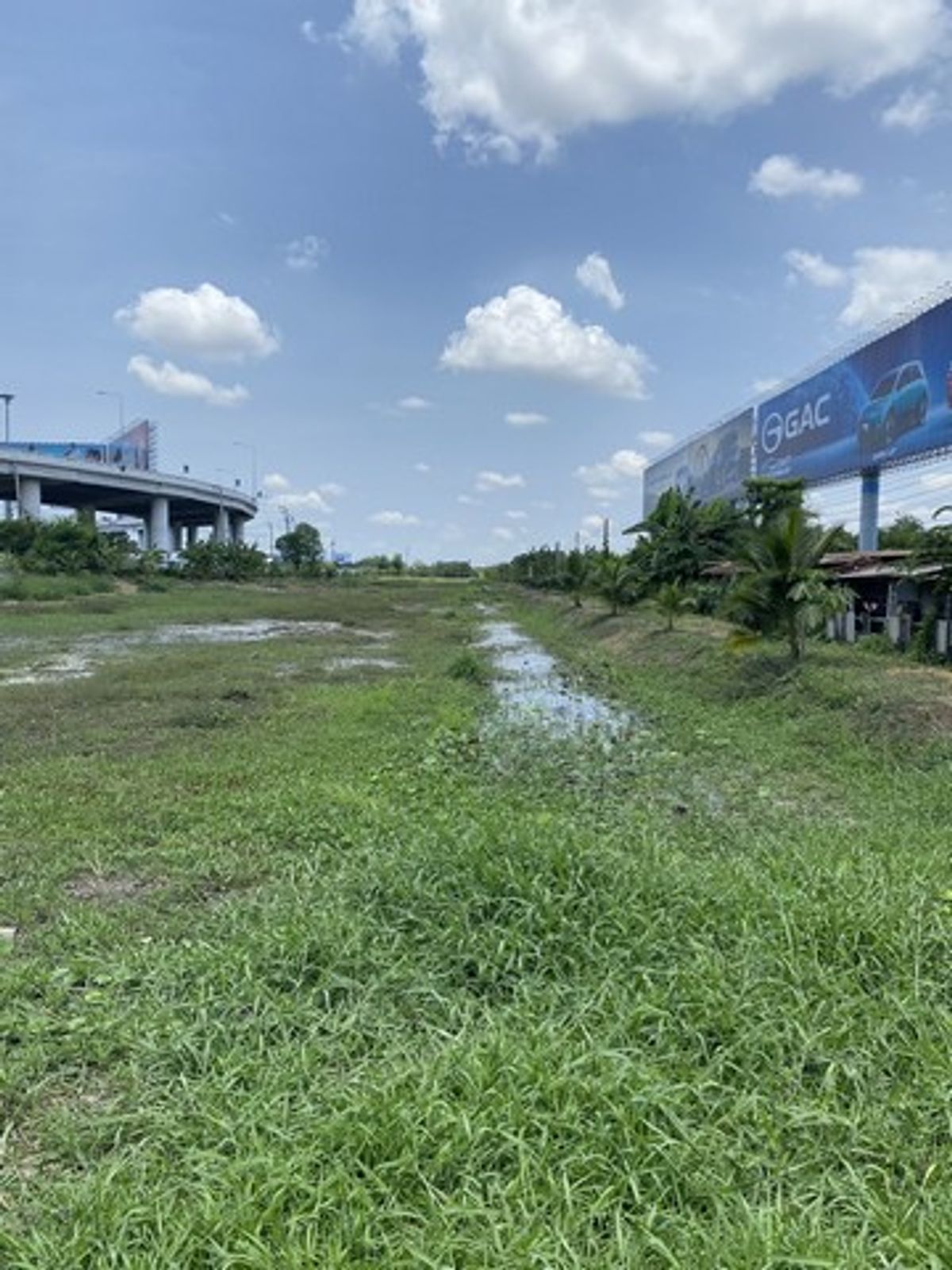 ขายที่ดินลาดกระบัง สุวรรณภูมิ : HR2432ขายที่ดิน 25 ไร่เศษ ย่านลาดกระบัง ใกล้สถานีขนส่งสินค้าร่มเกล้า เหมาะทำคลังสินค้า เดินทางสะดวก