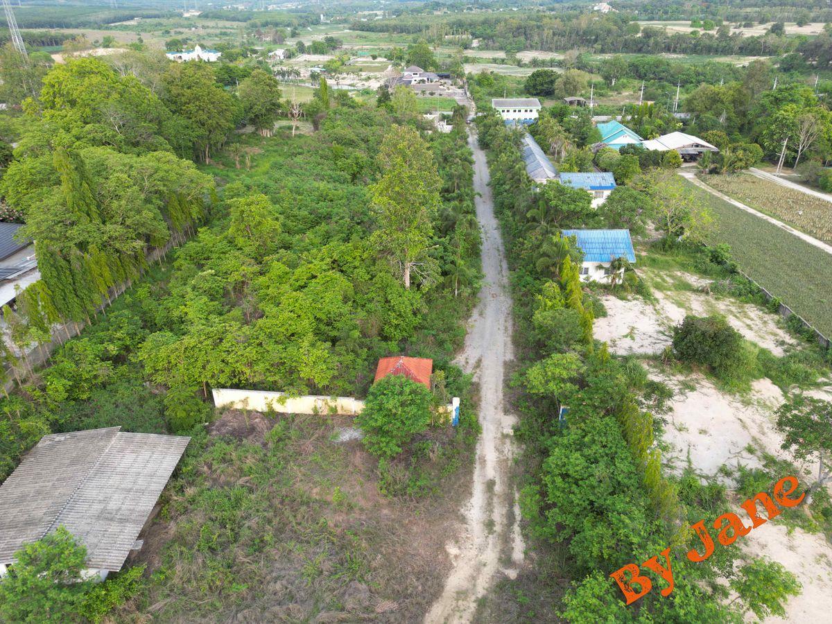 ขายที่ดินระยอง : ขายที่ดินราคาดีที่สุดในย่านนี้ เขต EEC นิคมพัฒนา มะขามคู่ พนานิคม ราคาดีที่สุดในย่านนี้ 18.1 ไร่ ไร่ละ 1.65 ล้านบาท หรือ 29.9 ล้านบาท เท่านั้น ติดถนนหลัก ลาดยาง 4 เลน ถนนเส้น 3376 ใกล้ถนนเส้น 36 ราคานี้หาไม่ได้อีกแล้วบนถนนเส้นนี้ครับ 