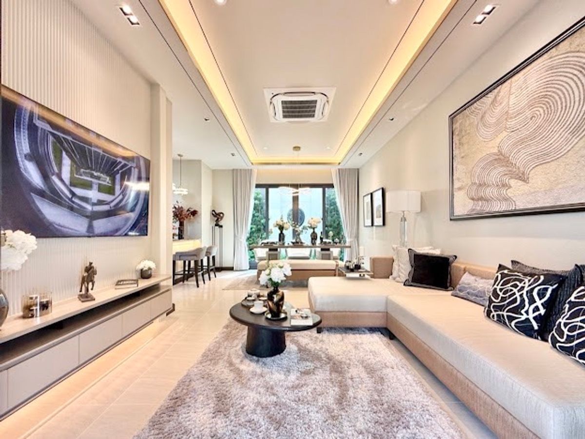 ขายโชคชัย4 ลาดพร้าว71 : Baan Klang Muang Classe รัชดา - ลาดพร้าว บ้านแฝด 3 ชั้น ขนาด 234 ตร.ม. 47.7 ตร.ว. | 3 ห้องนอน 4 ห้องน้ำ 2 ที่จอด เริ่ม 21.9 MB นัดชม 📲 095-9299924 (K.เบนซ์) 