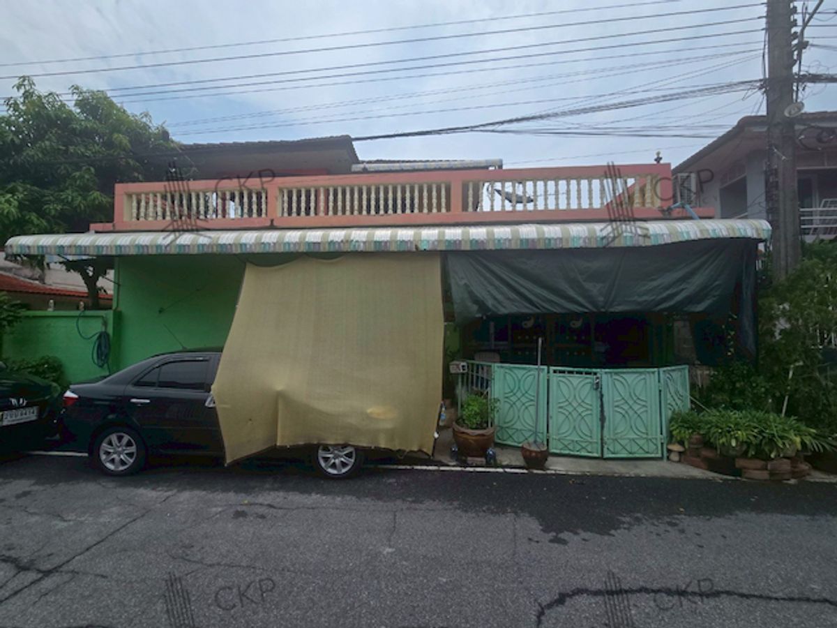 ขายบ้านปทุมธานี รังสิต ธรรมศาสตร์ : บ้านเดี่ยว พรธิสาร 7 ใกล้ถนนรังสิต-นครนายก ใกล้ห้างสรรพสินค้าและตลาดแหล่งของกินของใช้ ใกล้ม.เทคโนโลยีราชมงคล ธัญบุรี