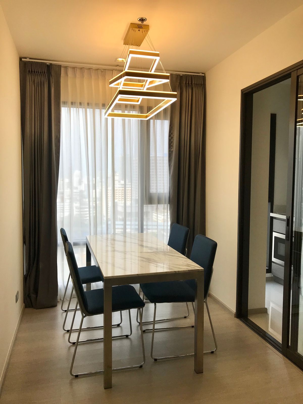 For RentCondoSukhumvit, Asoke, Thonglor : Rhythm Sukhumvit 36-38 Condo for rent, near BTS Thonglor