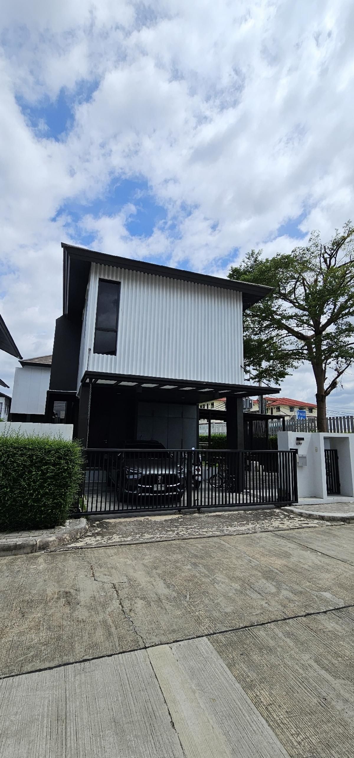 ขายบ้านนวมินทร์ รามอินทรา : ขายบ้านเดี่ยว Noble Gable-วัชรพล (หลัมมุม แถม! เฟอร์นิเจอร์ทั้งหลัง) KTP-007
