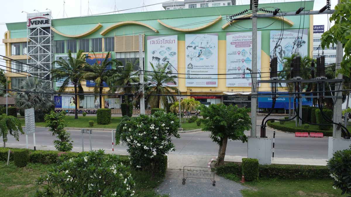 For RentOfficePathum Thani,Rangsit, Thammasat : For rent, office building, 4, area 10,000 sq.w., Nava Nakorn Industrial Estate, Khlong Luang District, Pathum Thani, next to Kasemrad Hospital, Pathum Thani