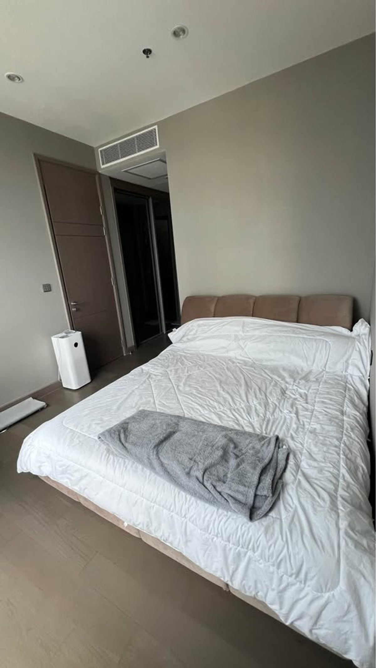 คอนโดพระราม 9 เพชรบุรีตัดใหม่ RCA : ให้เช่า The Esse at Singha Complex ราคา 43,000 บาท ราคาขาย 13,500,000 บาท [MKsr250512]