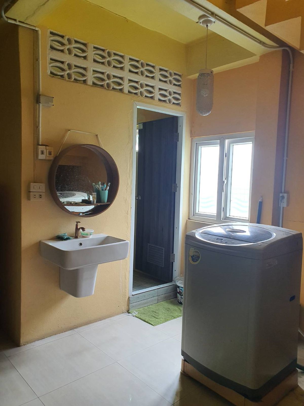 ขายอาคารพาณิชย์นนทบุรี บางใหญ่ บางบัวทอง : อาคารพาณิชย์ บางบัวทอง ห้องมุมปากซอย โรงพยาบาลบางบัวทอง