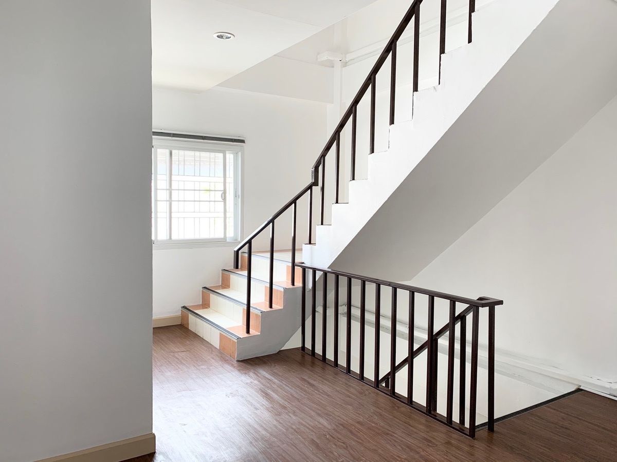 ให้เช่าทาวน์โฮมสุขุมวิท อโศก ทองหล่อ : LTHC12417 – Townhouse FOR RENT at Sukhumvit 36 Size 60 SQ.W 250 SQ.M 3 Beds 4 Baths Near BTS Thonglor Station ONLY 70K/Month