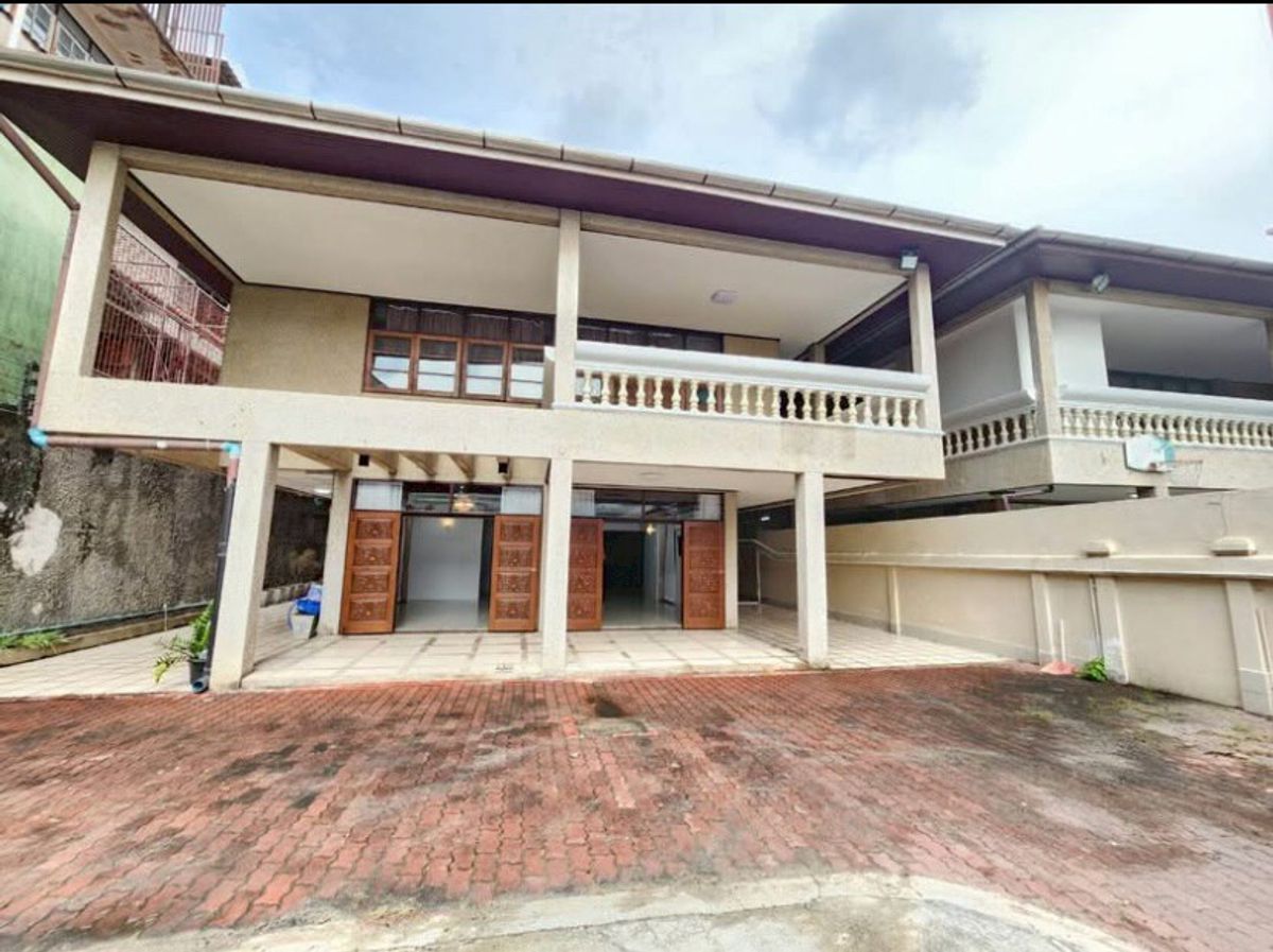 ให้เช่าบ้านพระราม 9 เพชรบุรีตัดใหม่ RCA : LTHC12425 – House FOR RENT Detached Home Size 21 SQ.W 121 SQ.M 3 Beds 3 Baths Near ICONSIAM ONLY 45K/Month
