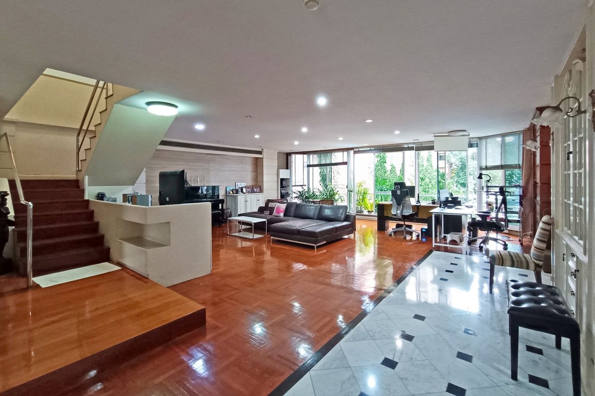 ขายคอนโดสุขุมวิท อโศก ทองหล่อ : ขายคอนโด 410 ตร.ม. 2 ชั้น !! Premier Condominium (พรีเมียร์ คอนโดมิเนียม) RUN-026