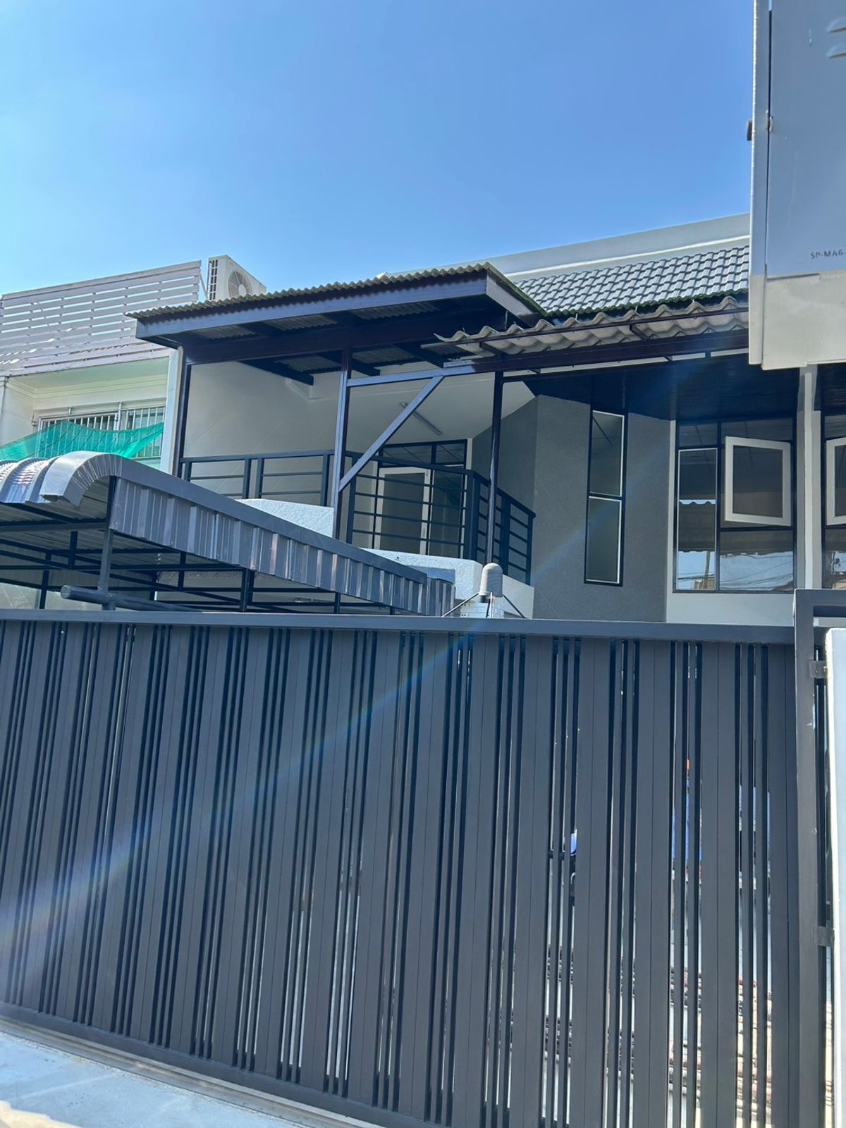 ให้เช่าทาวน์โฮมรามคำแหง หัวหมาก : 🤩ใช้บริการกับเราเพื่อรับโปรโมชั่นสุดพิเศษ🤩 บ้านทาวน์เฮาส์2ชั้น2หลังแฝด