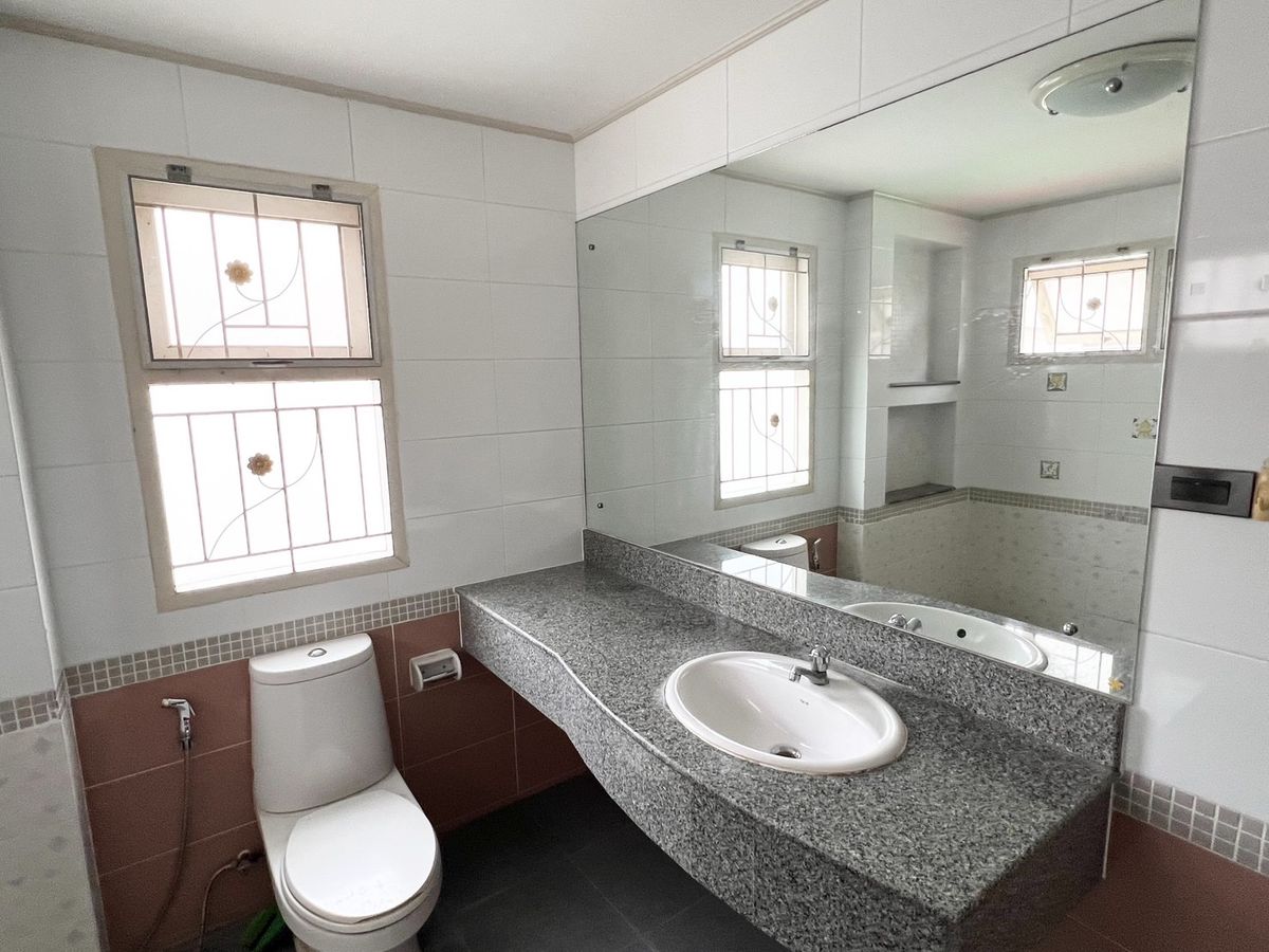 ขายบ้านมีนบุรี-ร่มเกล้า : พาร์คเวย์ ชาเล่ต์ รามคำแหง / 3 ห้องนอน (ขาย), Parkway Chalet Ramkhamhaeng / 3 Bedrooms (FOR SALE) AA374