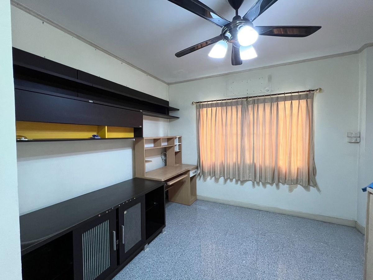 ขายบ้านมีนบุรี-ร่มเกล้า : พาร์คเวย์ ชาเล่ต์ รามคำแหง / 3 ห้องนอน (ขาย), Parkway Chalet Ramkhamhaeng / 3 Bedrooms (FOR SALE) AA374